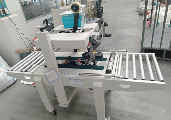 เครื่องปิดเทปกาวกล่อง Automatic Carton Sealer