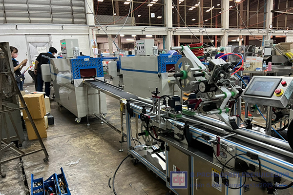 เครื่องสวมฉลากละอบฟิล์มหด Auto Sleeve Shrink Machine